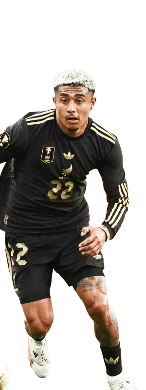 Julián Araujo